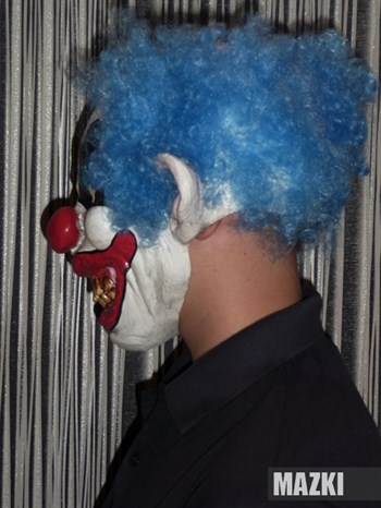 Страшный клоун с синими волосами - фото 34720